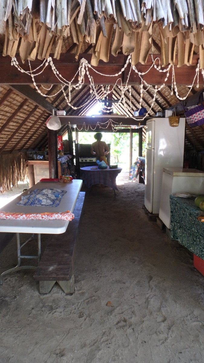Cuisine commune et ses guirlandes de coquillages